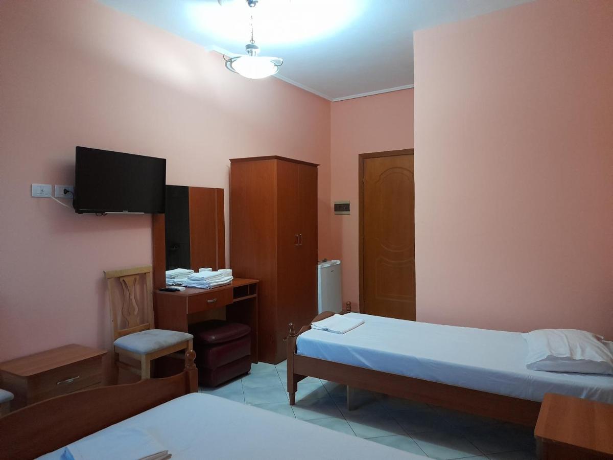 Hotel Rossi Vlorë Buitenkant foto