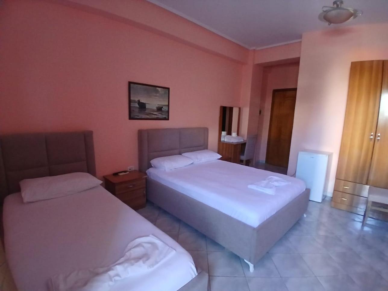 Hotel Rossi Vlorë Buitenkant foto