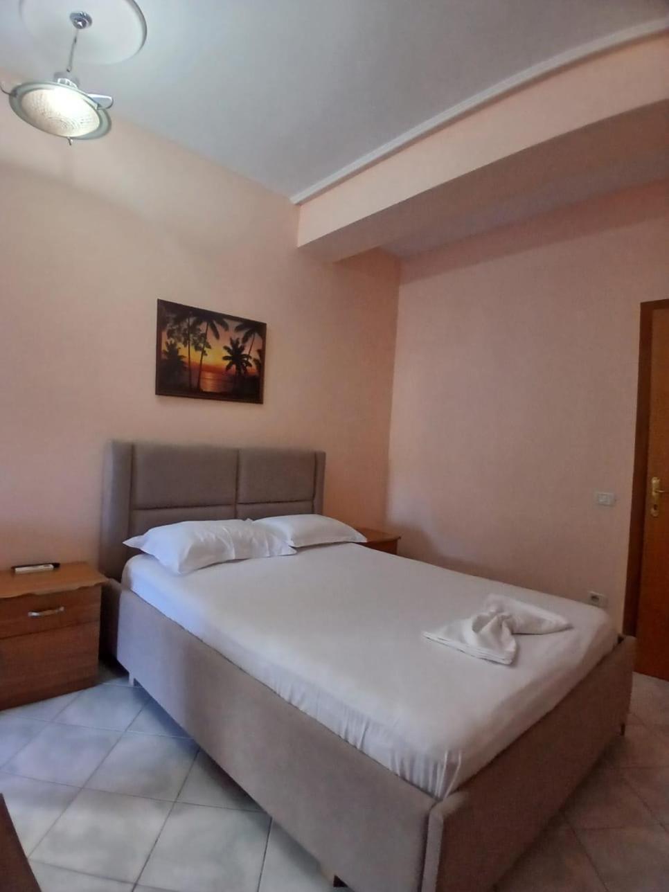 Hotel Rossi Vlorë Buitenkant foto