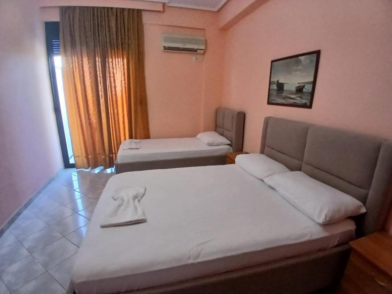 Hotel Rossi Vlorë Buitenkant foto